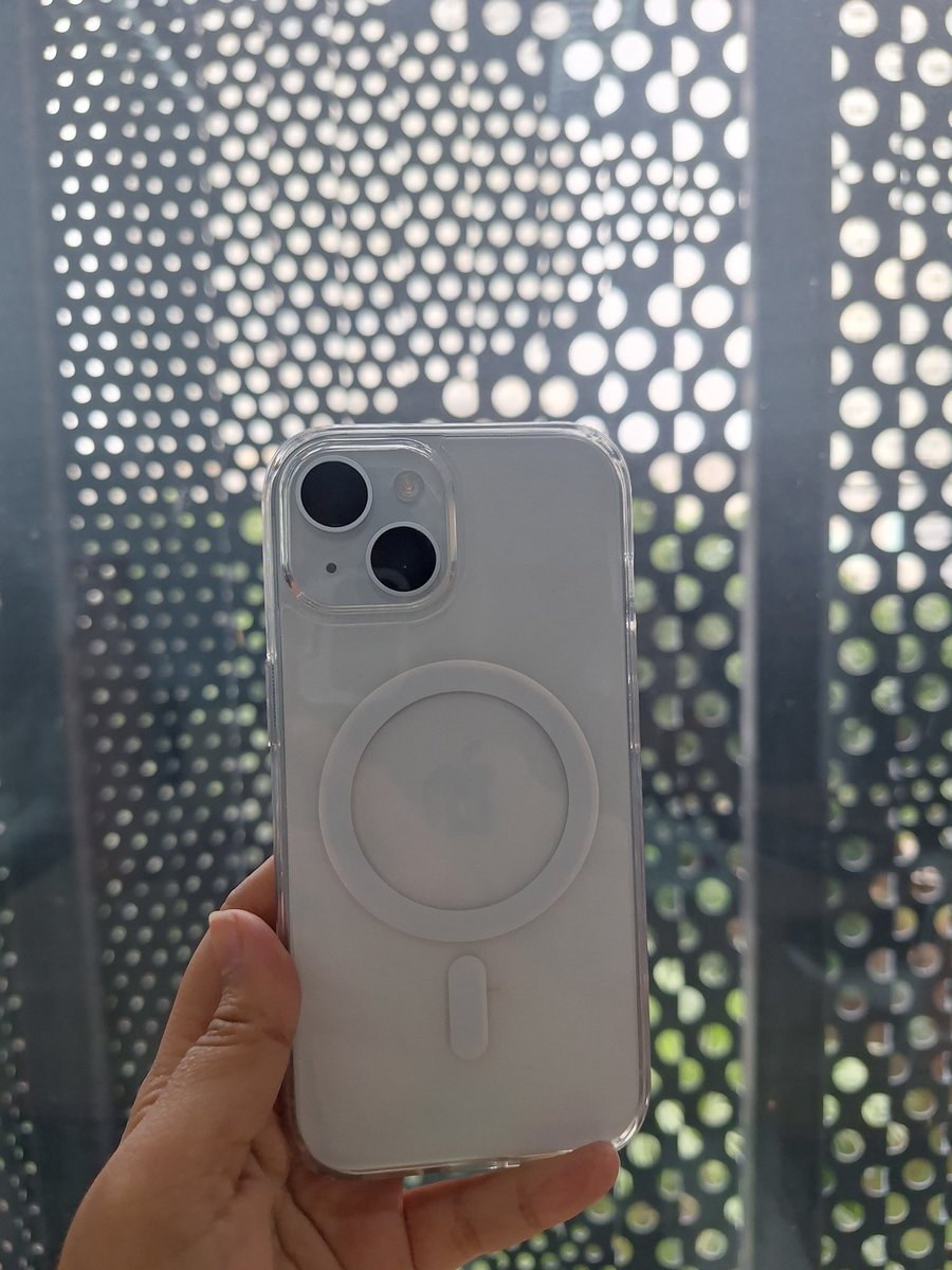 studyskuuy's tweet photo. CLEAR CASE IPHONE TER WORTH IT! 🤩

Magnetic crystal clear dari RAPA cuma 100 ribuann aja https://t.co/qK4ol9Xd3T