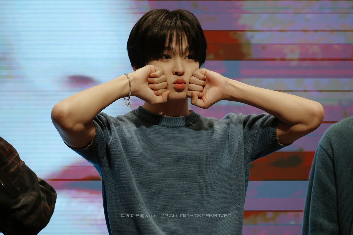 우미 tweet media
