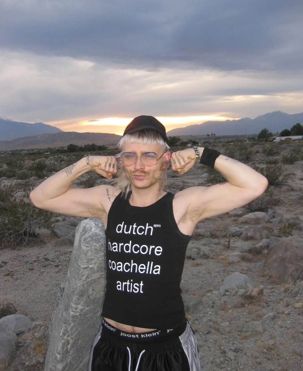sexking SAW JOOST KLEIN'S TITTIES IRL tweet media