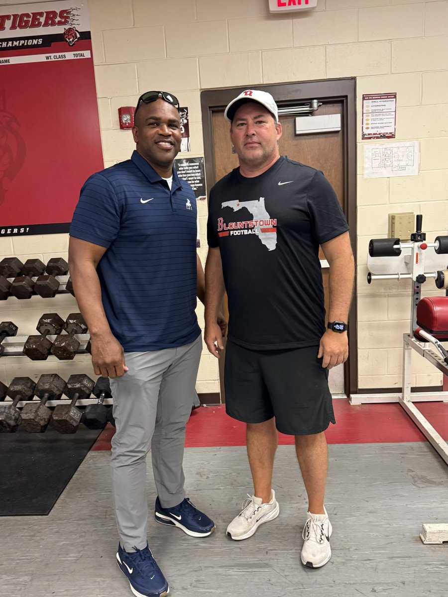 CoachWaggonerGT's tweet image. Great having @andrew_zow from @SamfordFootball here recruiting our Blountstown Tigers! Always good to see you coach! Thank you for coming by! #OutWorkEverybody #NextLevelTigers
@HallTechSports1 @PrepRedzoneFL @justcurt_ @Kayinmartin2027 @AadenW2027 @christan1martin @cyionsmith5