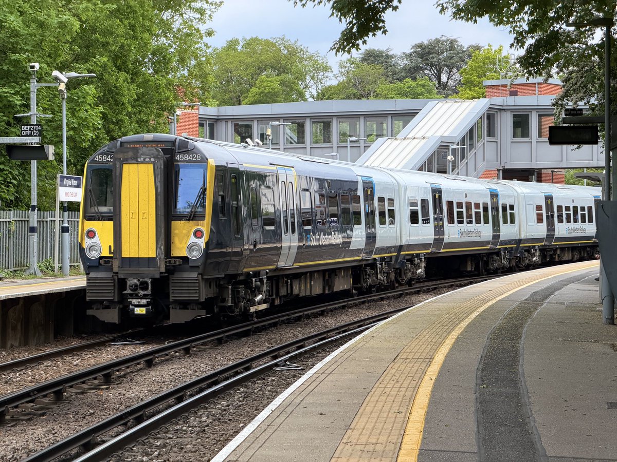 MarblePlane2873's tweet photo. Welcome back 458401!

📸 458401 with 458428 on 2S48 earlier today https://t.co/jWBzq1u6iX