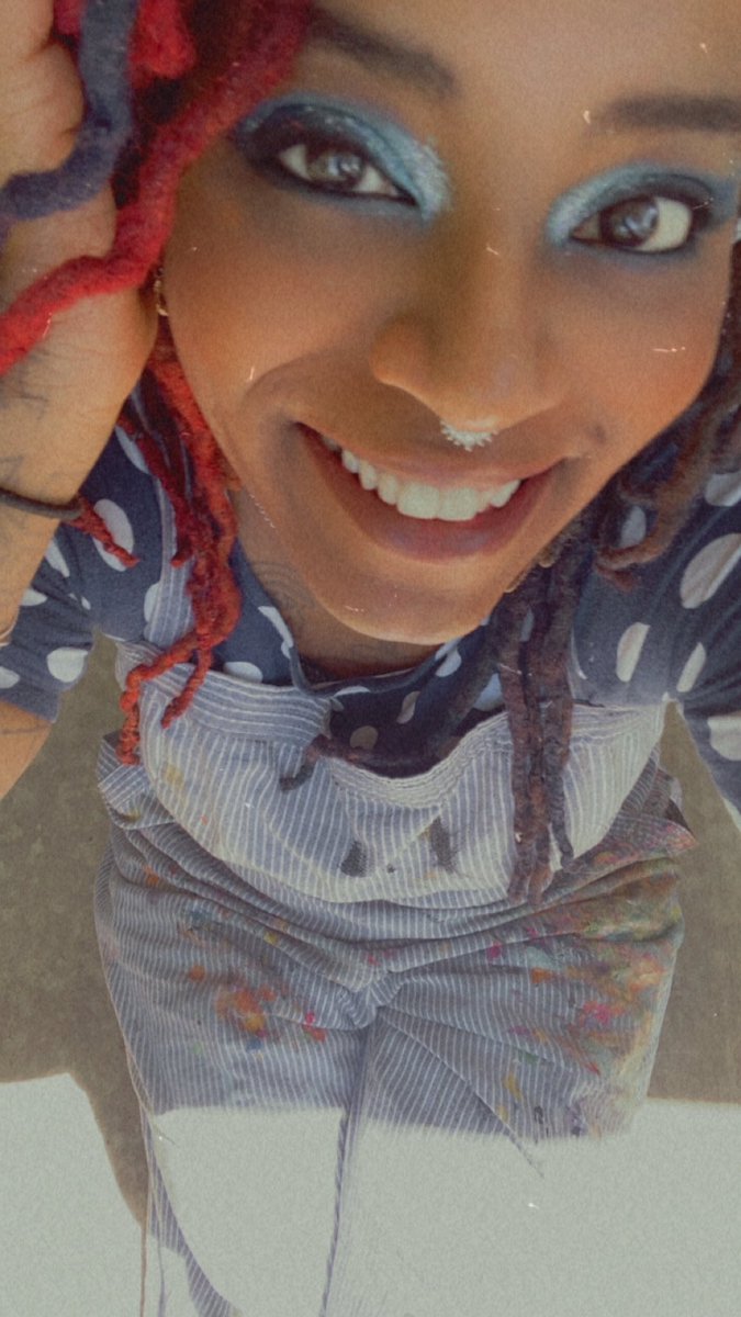 92sturdy's tweet image. I got this drank 🫟 in my cup 🎨 🫰🏾 #artist #fypage #lookoftheday #eyeshadowinspo #flawless 💎