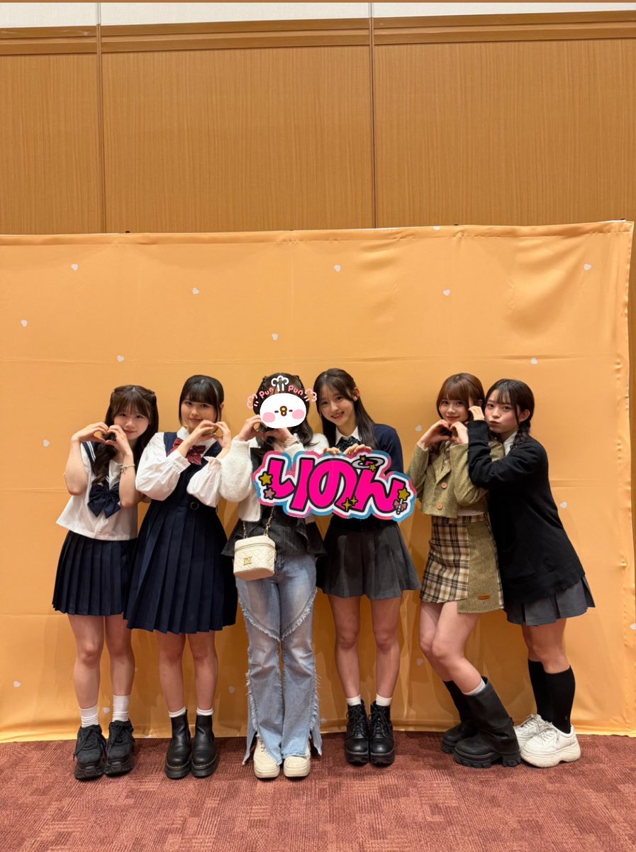 skl2v_'s tweet photo. 今までにないくらいめっちゃめちゃめちゃ緊張しちゃって一言も声出なかったけど😭😭みんなかわいいーとかめっちゃ目立つねとか言ってくれてほんとにほんとにやさしくて泣きそうなった💕💕全員まとめてだーいすき🎵♡
 #今日好き  #今日好きミーグリ  #多田梨音 https://t.co/VrbTFyry7C