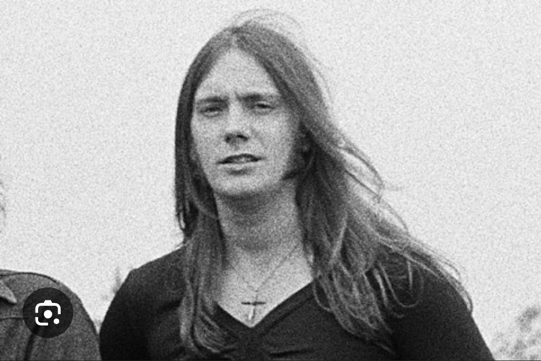 YoJonathanAraya's tweet image. 05 de mayo de 2015. Muere Craig Gruber, fué un bajista conocido por haber sido el bajista original de la banda  Rainbow, también tocó en la banda Elf. #CraigGruber #Rainbow #Elf
