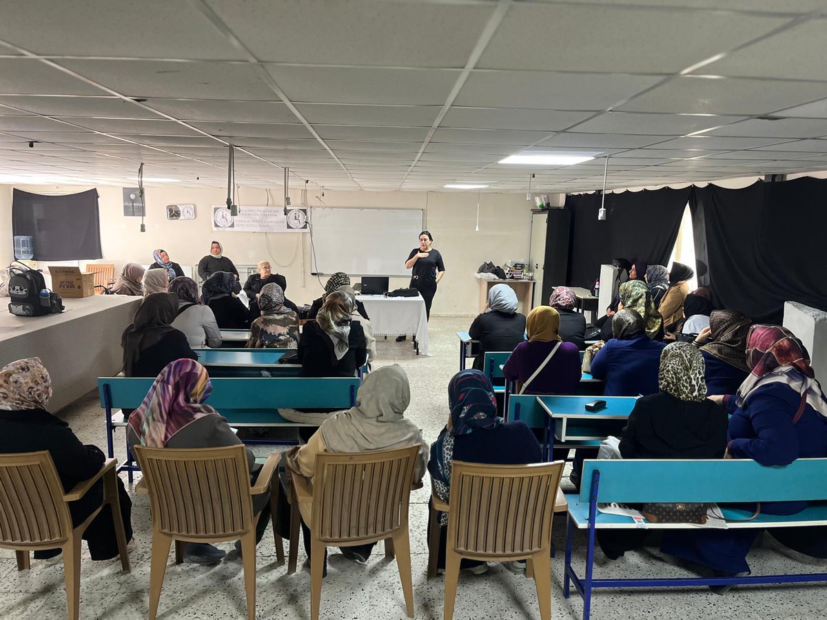 suofid's tweet photo. Karaköprü Yenişehir Halk Eğitim Merkezi Rehberlik ve Psikolojik Danışmanı Sn. İlknur Deveci tarafından seminer düzenlendi.

Aile içi iletişim ve Teknoloji bağımlılığı konularında gerçekleşen seminerde, bilgi ve deneyimlerini bizlerle paylaşan Sn İlknur Deveci’ye teşekkür ederiz. https://t.co/I2vX9bkwjQ