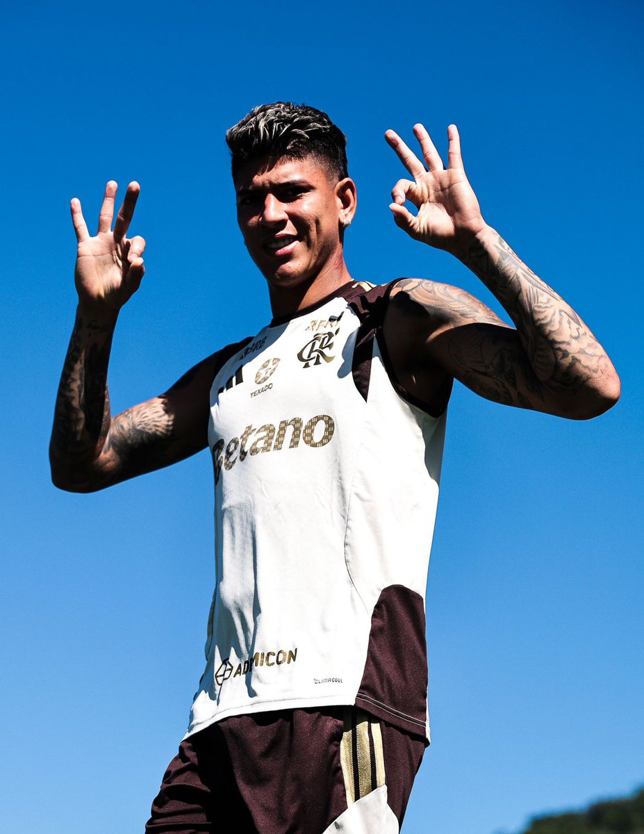 Carrascal15ofc's tweet photo. Carrascal no treino de hoje (05/05).❤️🖤 https://t.co/UzDECVapAM