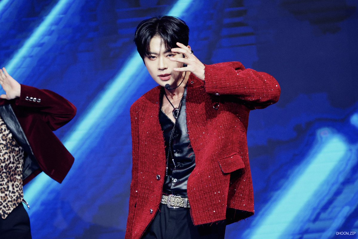 J0hoon.zip tweet media