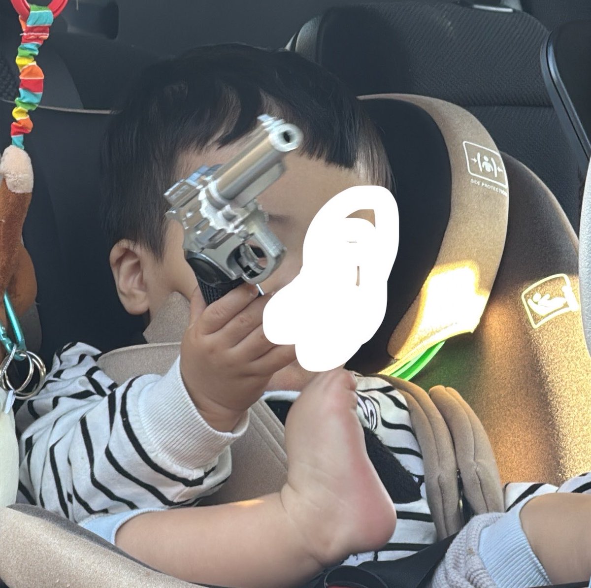 senpanQueen's tweet photo. おい。ちゃんと遺伝しとるやないか。
ヘッショ狙えよ❓ https://t.co/8TkYYq0ViZ