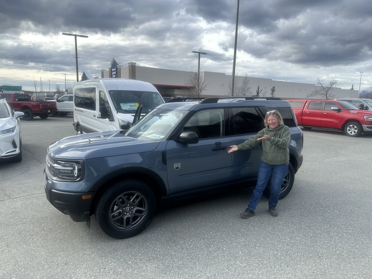 fordwasilla's tweet image. Way to go, Sharon R! Your Ford Bronco Sport is ready to roll. William Hedge is thrilled for you! A superior buying experience awaits you:

cutt.ly/1tZ8595g

#kendallfordofwasilla #ford #fordbroncosport #broncosport #suv #suvlife #wasillaak #wasillasuvs #fordlife
