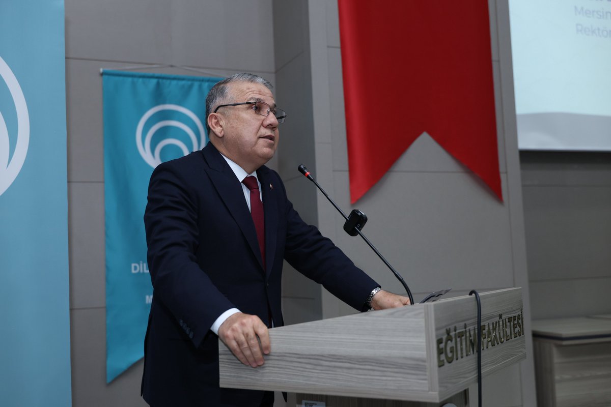 meukurumsal's tweet photo. Ümidin Varsa Engelin Yoktur Deneme Yarışmasında Ödüller Sahiplerini Buldu 📚

🗣️ Törende konuşan Rektörümüz Prof. Dr. Erol Yaşar, insanın içinde o sarsılmaz ümit ateşi yandığı sürece, dünyevi hiçbir fiziki zorluk aşılamayacağını belirterek, “Asıl engel, bedende veya uzuvlarda değil; sevgisiz kalan kalplerde, empati kuramayan zihinlerde ve umudunu yitiren ruhlardadır. Gençlerimizin kaleme aldığı her bir deneme, aslında toplumumuzun vicdanına tutulmuş birer aynadır.” dedi.

Detaylar 🔗 https://t.co/WHpQB6XgXc

#MersinÜniversitesi