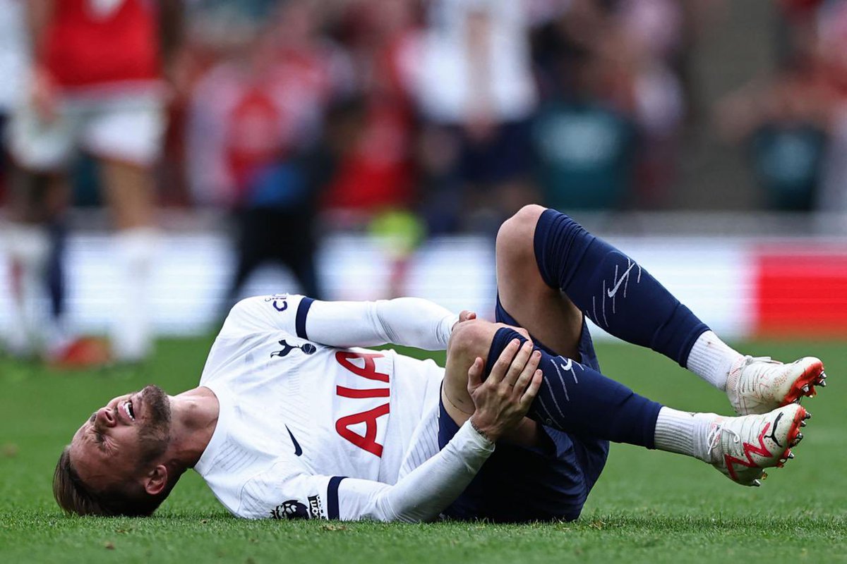 SPURSCORNE9f's tweet image. 🚨🚨 James Maddison isn’t the only injured Tottenham Hotspur star making an impact, as Ben Davies was seen directing and encouraging teammates during the Villa win. It has sparked debate over Spurs’ leadership, highlighting strong unity.

#COYS #THFC #Spurs #SpursNews