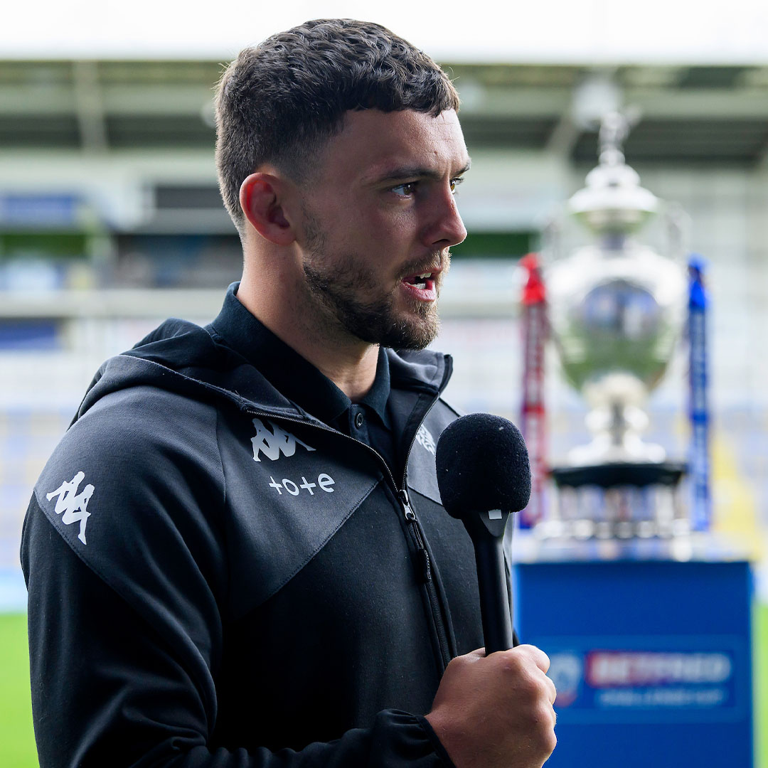 WiganWarriorsRL's tweet image. 🎙️ Media duties at the Halliwell Jones Stadium. 

🎟️ Support the Warriors in Saturday's Men's and Women's Challenge Cup Semi-Finals 👉 wwrl.net/CCSF2026

#WWRL #ChallengeCup