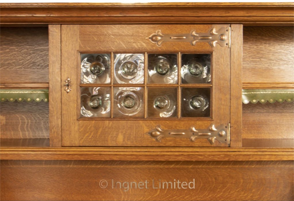 IngnetLtd's tweet photo. SOLD &amp; delivered ✅ 

Check out this wonderful Arts and Crafts oak sideboard by Maple &amp; Co that now has a new home 🥰 

Circa 1900 ✅ 

#artsandcraftsmovement #ingnetantiques https://t.co/KzR7UxnP3r