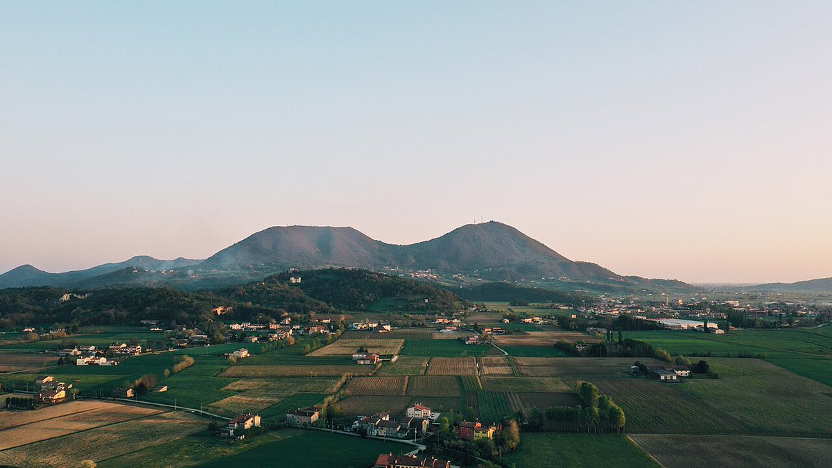 ilCISET's tweet photo. VALORE AGGIUNTO DEL TERMALISMO EUGANEO: LA FILIERA DELL’HOSPITALITY A CONFRONTO. Domani 6/05 ore 15.30, Abano Terme: Federalberghi Terme Abano Montegrotto presenta la ricerca realizzata da CISET in collaborazione con Research Department di Intesa Sanpaolo https://t.co/jkdtHW23xA https://t.co/ANKtHVZlaI