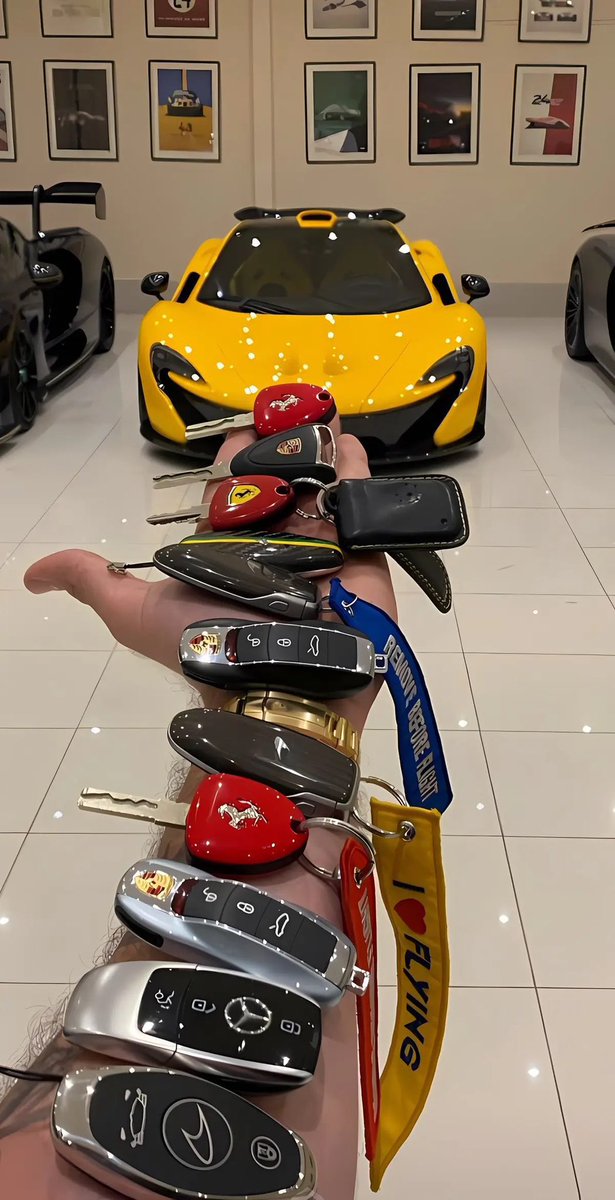 thenihiin's tweet photo. Which 9-5 job can get you a|| these ??? https://t.co/ejgnEQuV3y