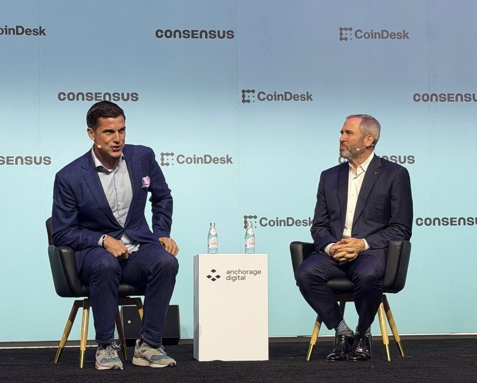 RippleXity's tweet image. 🚨 JUST IN: #Ripple CEO @bgarlinghouse says with absolute conviction, “Yes, we’ll get the CLARITY Act.”