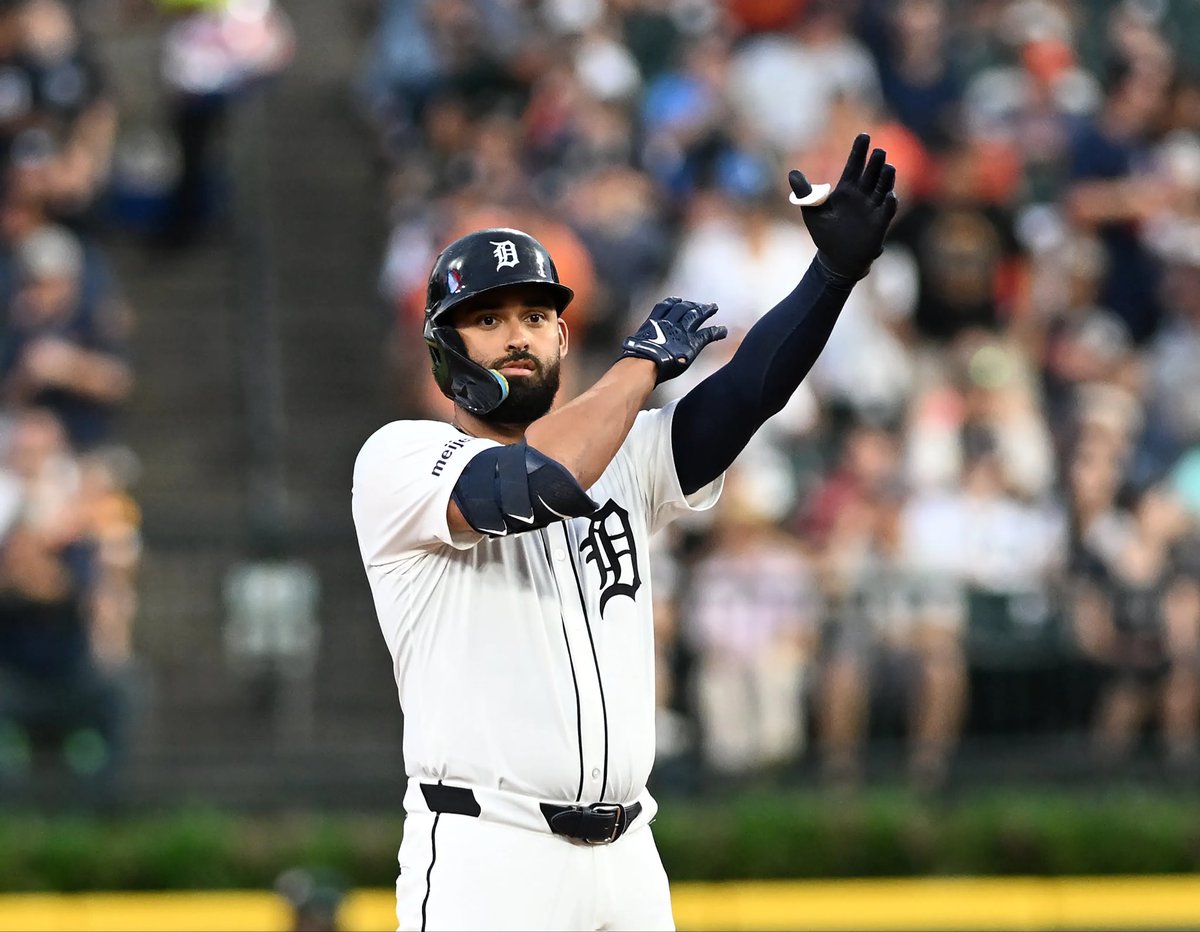 DatabaseHit's tweet photo. There are 5 outfielders that have (MLB avg):

1. OPS > .800 (.788)
2. HardHit% > 49% (37)
3. Bat Speed > 75 mph (71.7)
4. wRC+ > 135 (100)

Aaron Judge
Jordan Walker
Mike Trout
James Wood
Riley Greene https://t.co/q6NmlHaT7C