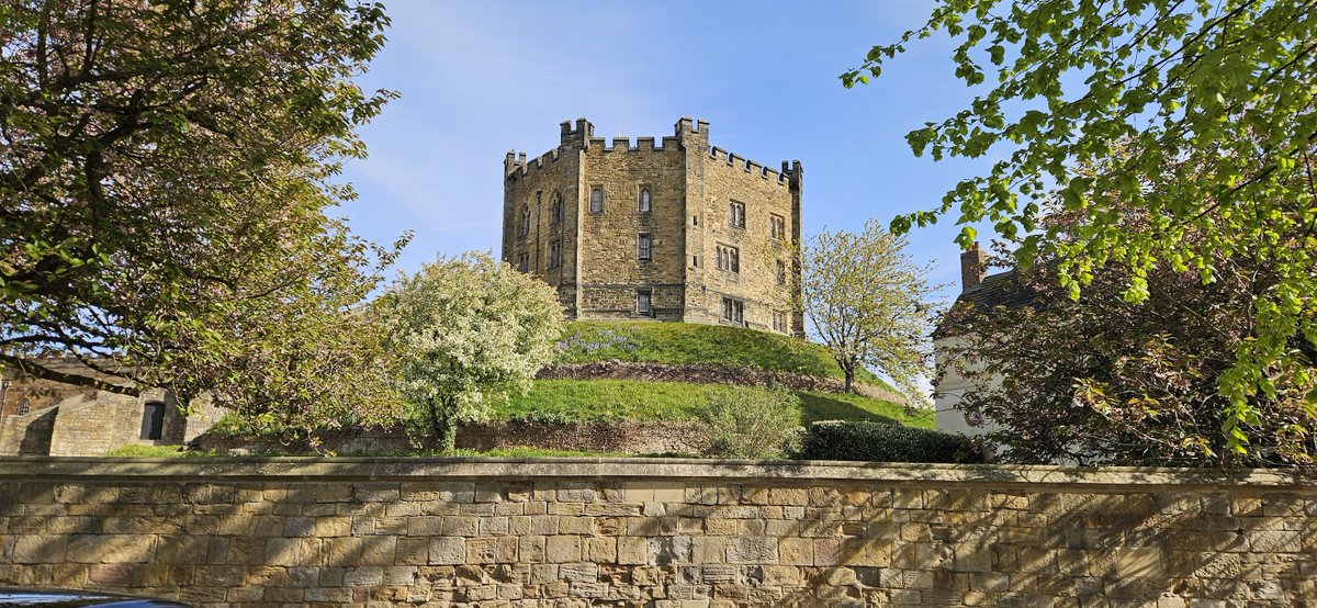 WSPcio's tweet photo. The *new* most Northern Circle! (in England, that is)

This Saturday we opened our newest Maths Circle, in Durham. Thank you to @durham_uni Department of Mathematical Sciences for supporting us in this beautiful city! https://t.co/SCN9a13wFc