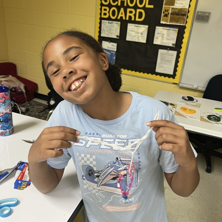 PHillPanthers's tweet photo. Art Club had a blast making beautiful beaded hearts for Mother's Day!! We even had a special visitor ~ Daisy the puppy! Look at those smiles! 🐾❤️ https://t.co/ZDJa1trh63