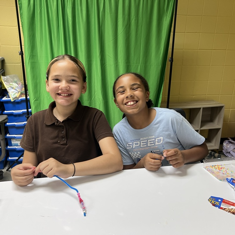 PHillPanthers's tweet photo. Art Club had a blast making beautiful beaded hearts for Mother's Day!! We even had a special visitor ~ Daisy the puppy! Look at those smiles! 🐾❤️ https://t.co/ZDJa1trh63