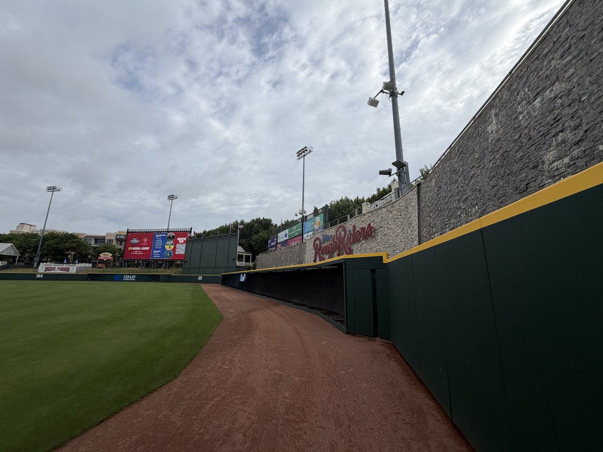 ShawnMurnin's tweet photo. We’ve got an early lid lifter in Frisco, TX this morning! 11:05 AM first pitch is just around the corner!

🎧https://t.co/vuw1w89hrz https://t.co/sCA4TfcsE3