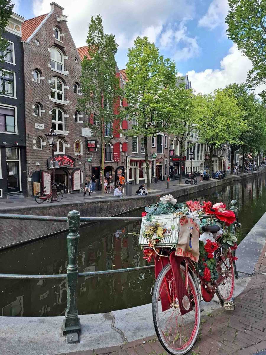UnDestino_emm's tweet photo. 📢 NUEVO POST

Descubre una ruta por Países Bajos llena de canales, molinos y ciudades con encanto 🇳🇱✨

Una guía perfecta para organizar tu viaje paso a paso y no perderte nada 🚆🌷

👉https://t.co/u9qnlg2RHH https://t.co/hcHcnBPifh
