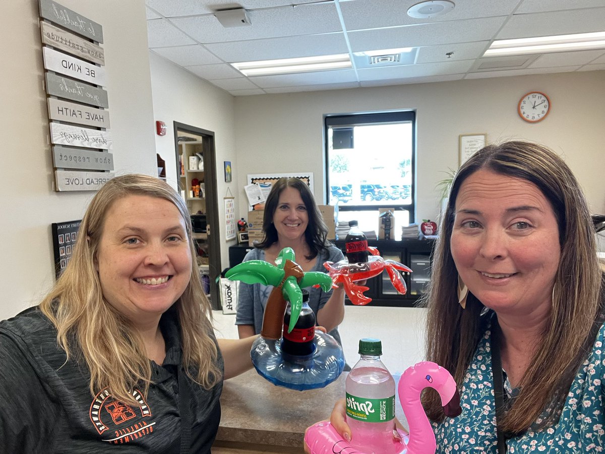 HanStElem's tweet photo. Shout out to Hanover Street’s Social Committee for our amazing teacher appreciation gifts! Keeping us afloat this year! https://t.co/PnoiEhVgvR