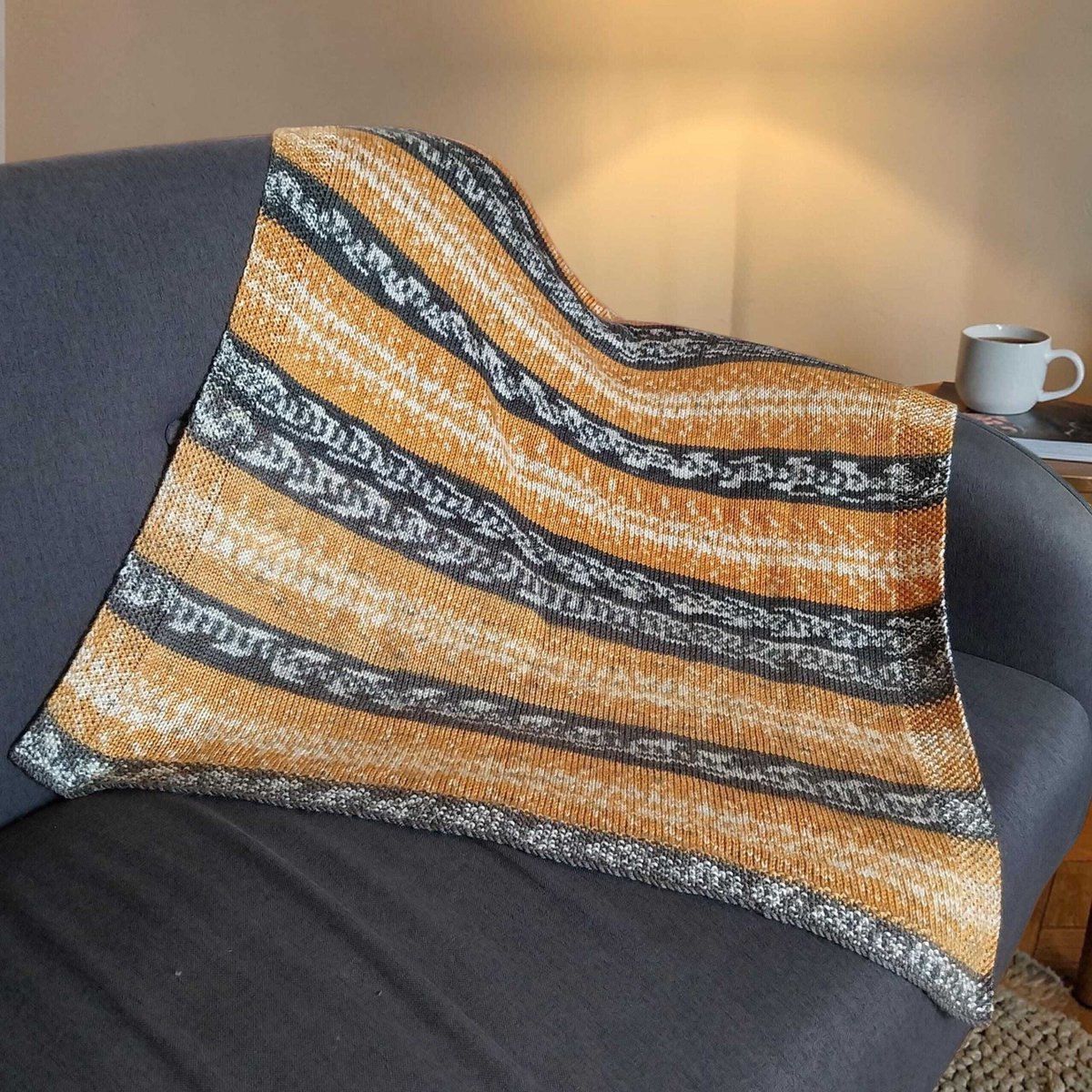 knittingtopia's tweet image. Hand knitted baby blanket in yellow &amp;amp; grey — Fair Isle pram throw, a neutral gift for little ones. Timeless Fair Isle effect creates a cosy, textured layer ideal for prams, cots or cuddles.
knittingtopia.etsy.com/listing/448527…
#etsy #babyshowergifts #newbabygifts #craftbizparty #MHHSBD