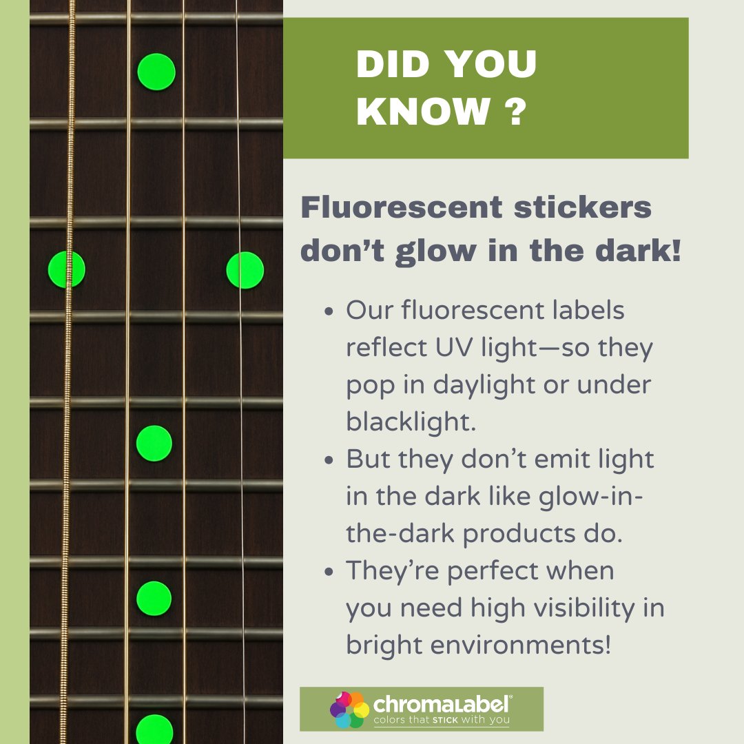 Why Don’t Fluorescent Stickers Glow in the Dark?
💡 They look bright—but they don’t glow on their own!
Fluorescent stickers reflect UV light (sunlight or blacklight), making them super vibrant. But unlike glow-in-the-dark, they don’t emit light in the dark.