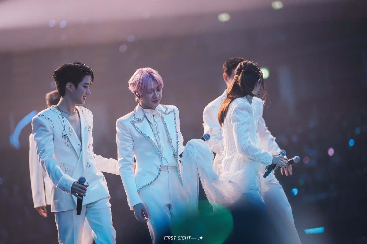 𝘍𝘐𝘙𝘚𝘛 𝘚𝘐𝘎𝘏𝘛── .✦ tweet media