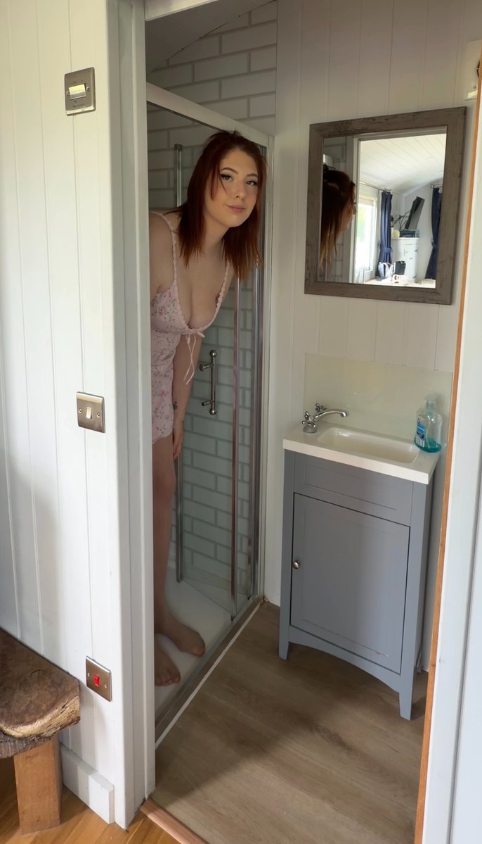 Katie | 6'9” 🥰 tweet media