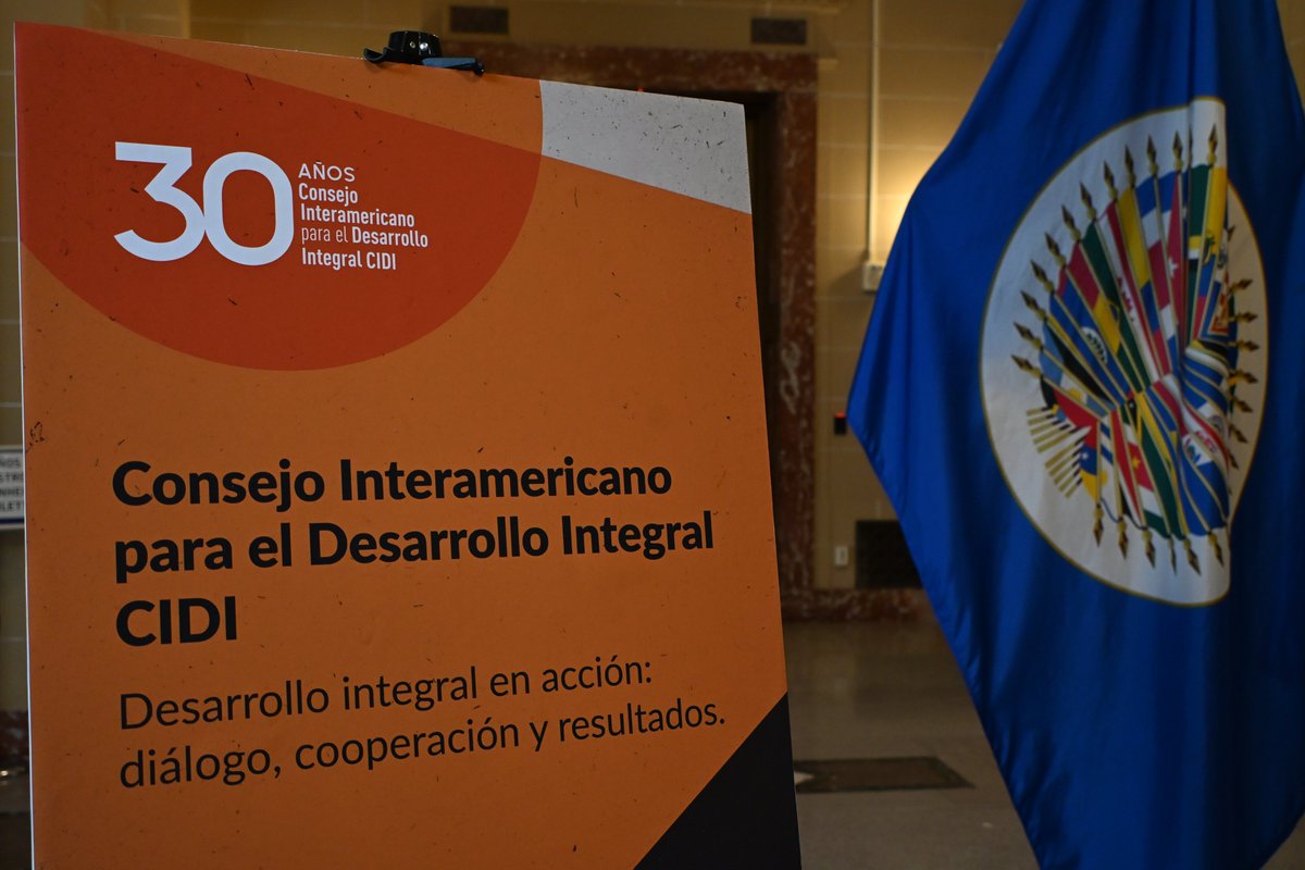 DDIOEA's tweet photo. 📄 En el marco de los 30 años del CIDI, el Departamento de Derecho Internacional de la @OEA_oficial, junto a la Biblioteca Colón, avanzan en el armado de vitrinas donde se exhibirá el Protocolo de Managua en su versión original.

#OEA #CIDI #DerechoInternacional https://t.co/HeMhesxcbr