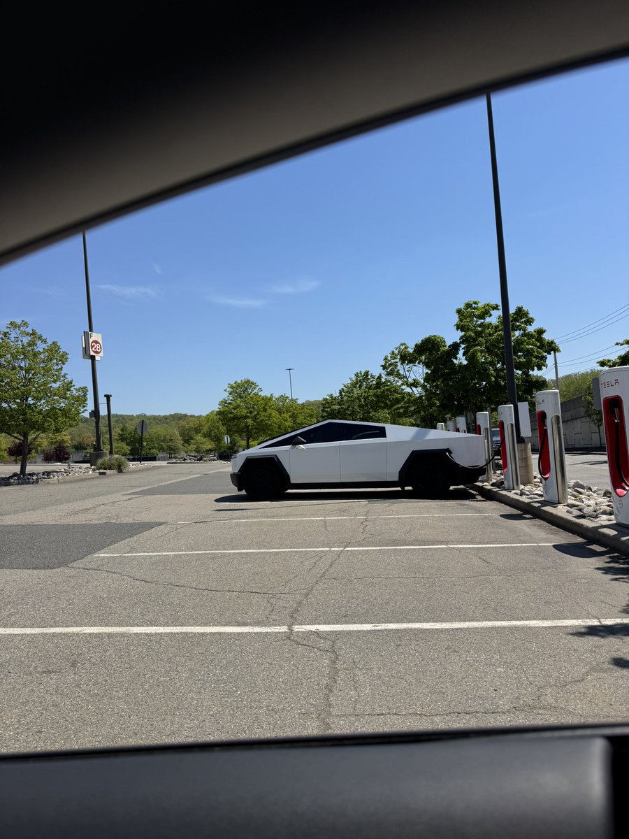 TriStateTesla tweet media