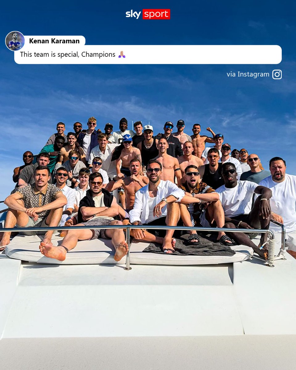 SkySportDE's tweet photo. Die Schalke-Profis melden sich aus Ibiza 🌞🥳

#schalke #s04 https://t.co/z1v97wknU7