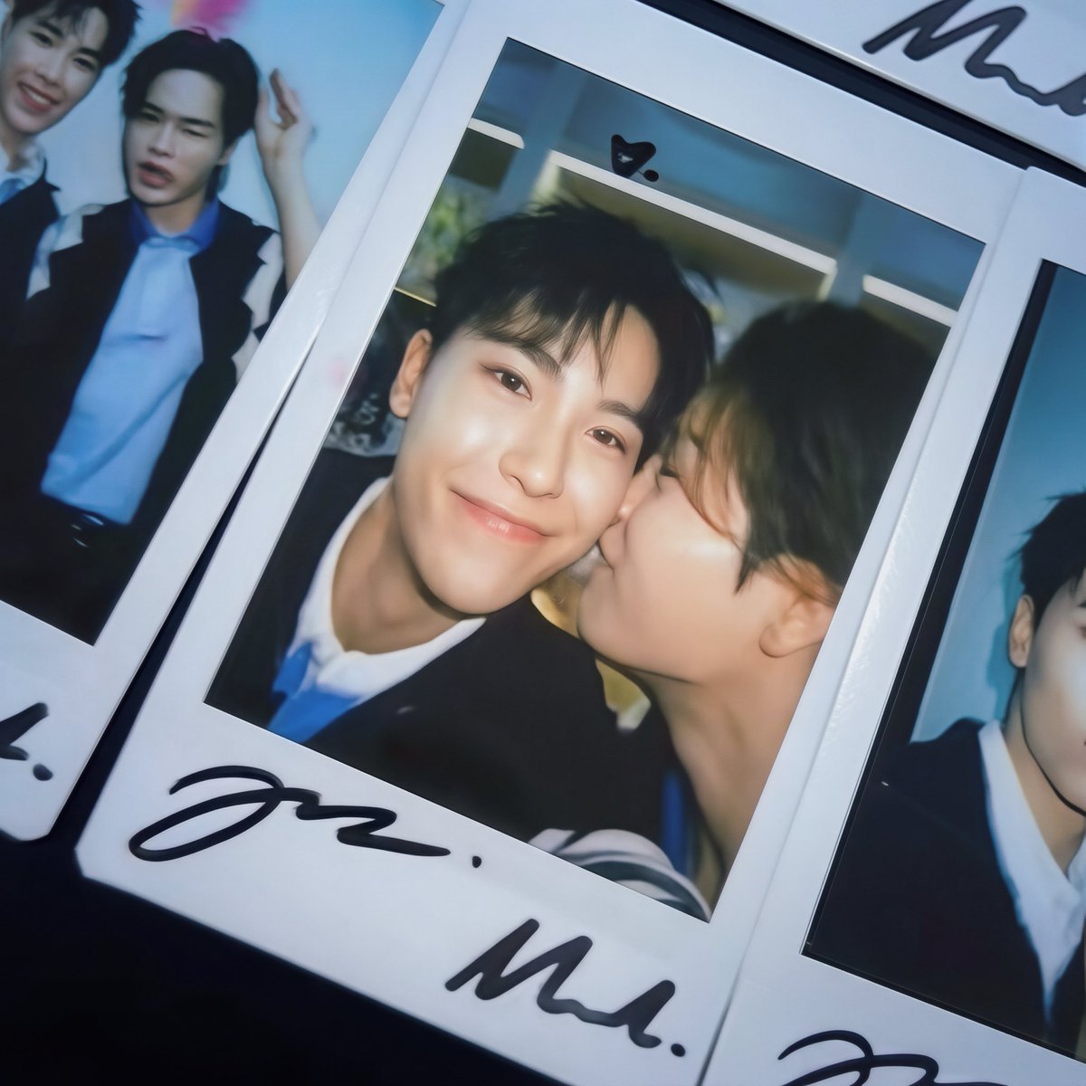 จูมาร์ครู้จังหวะกันดีมาก หอมปุ๊บกดถ่ายปั๊บ แล้วรูปอย่างชัด จูเนียร์ทำได้ไง
