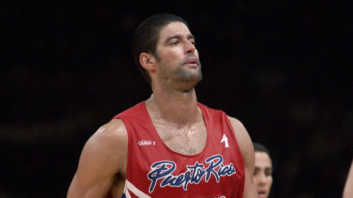 RdTeletipo's tweet photo. Fallece José “Piculín” Ortiz a los 62 años, leyenda del baloncesto puertorriqueño. 🏀🇵🇷
El histórico jugador murió tras una larga batalla contra el cáncer, dejando un legado imborrable en la NBA, Europa y la Selección Nacional.
#PiculinOrtiz #PuertoRico https://t.co/DM5kmBTwS6