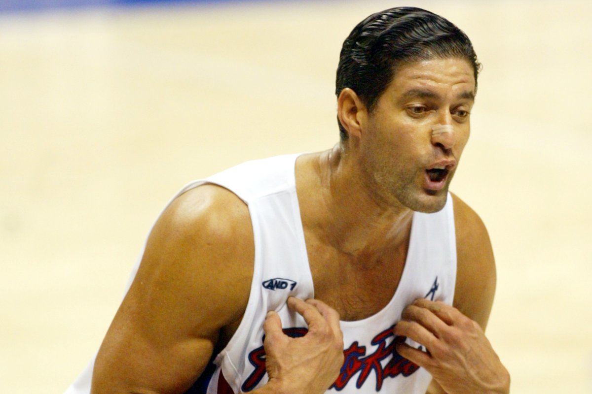 RdTeletipo's tweet photo. Fallece José “Piculín” Ortiz a los 62 años, leyenda del baloncesto puertorriqueño. 🏀🇵🇷
El histórico jugador murió tras una larga batalla contra el cáncer, dejando un legado imborrable en la NBA, Europa y la Selección Nacional.
#PiculinOrtiz #PuertoRico https://t.co/DM5kmBTwS6
