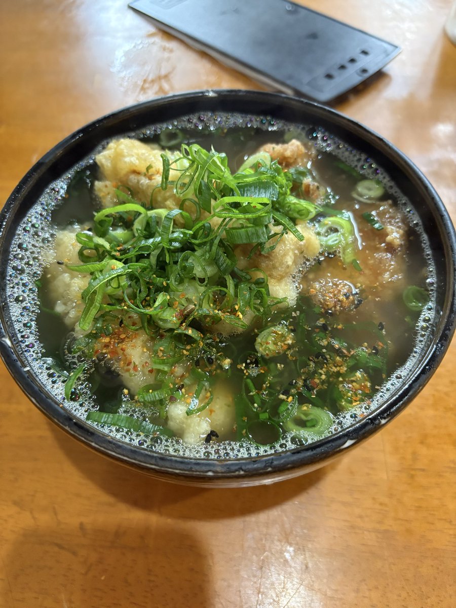 イコロロ tweet media