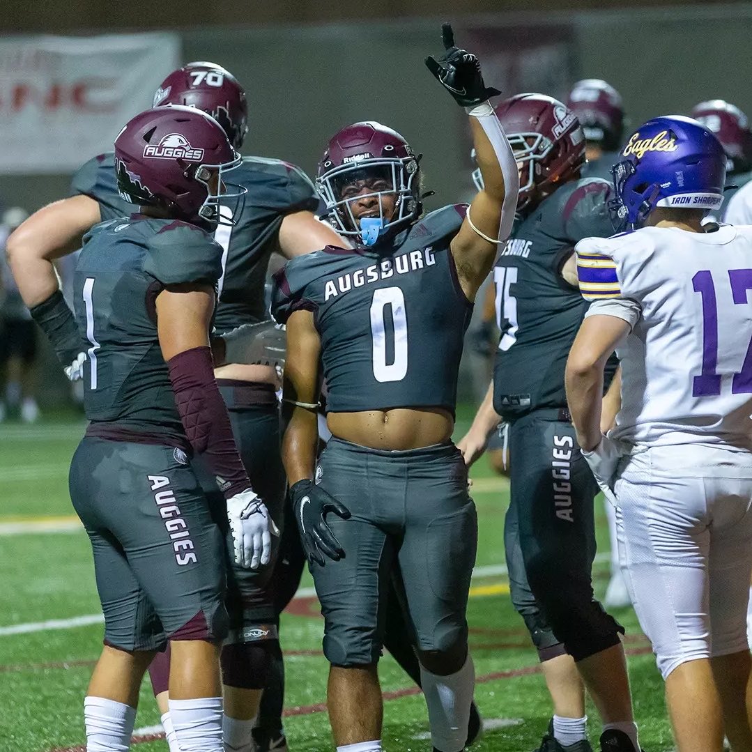 ObwayaJ's tweet photo. Blessed to announce I’ve received my 3rd offer from Augsburg University🦅 @Augsburg_FB 

Thank you @KIJUANWARE for the opportunity! 

@BlaineFootball @CoachBell_D https://t.co/jnMX0ytKG8