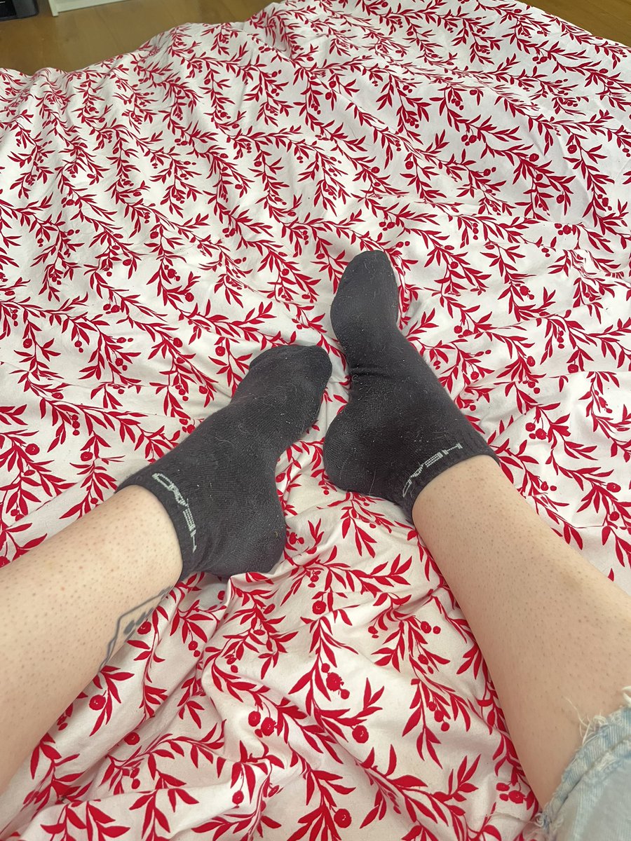 MaitresseJune66's tweet photo. Bonjour mes soumis, toujours à la recherche d’un moneyslave à mes ordres 😍

.
#findom #moneyslaves #cashgodess #financialdomination #moneymiss https://t.co/zBO7SFkF5N