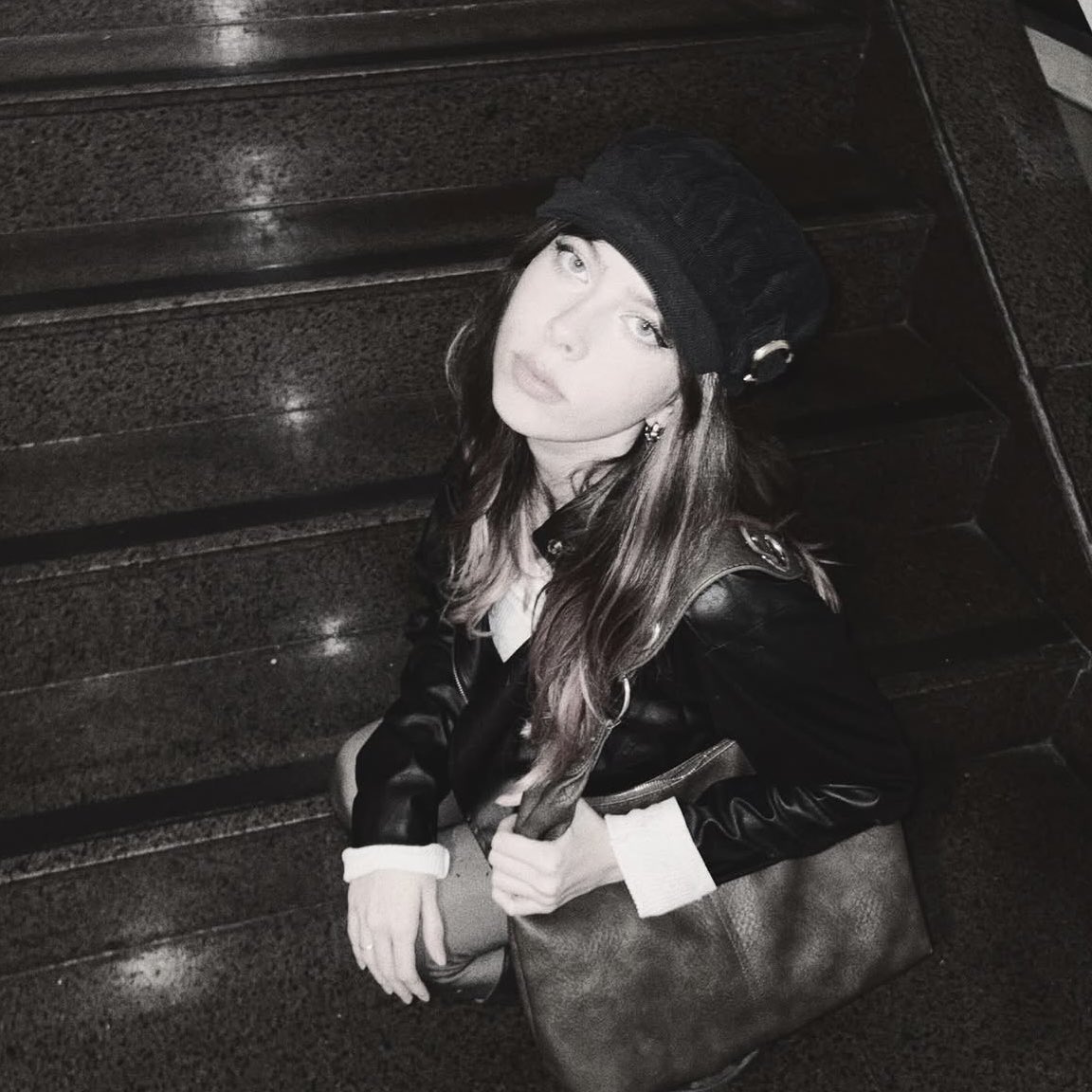 acervokitkat's tweet photo. laura em novas fotos via instagram @/laurakatsz! 💼 https://t.co/hi70eLmQN6