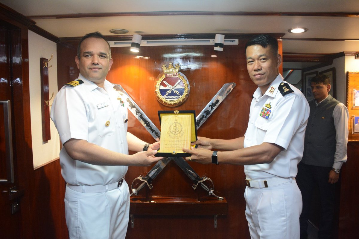 airnewsalerts's tweet photo. INS Sunayna reaches Yangon Harbour, #Myanmar as part of India’s ongoing maritime engagement in the region. 

The deployment and the port call are in line with India’s vision of Mutual and Holistic Advancement for Security Across Regions (MAHASAGAR): @SpokespersonMoD https://t.co/UmVVeqQtmB