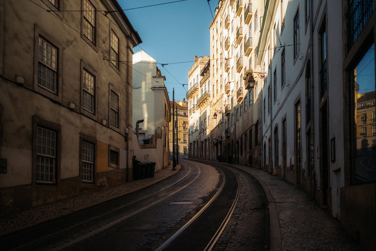 michaelboegl's tweet photo. in the streets of lisbon https://t.co/jfPzfbDuRv