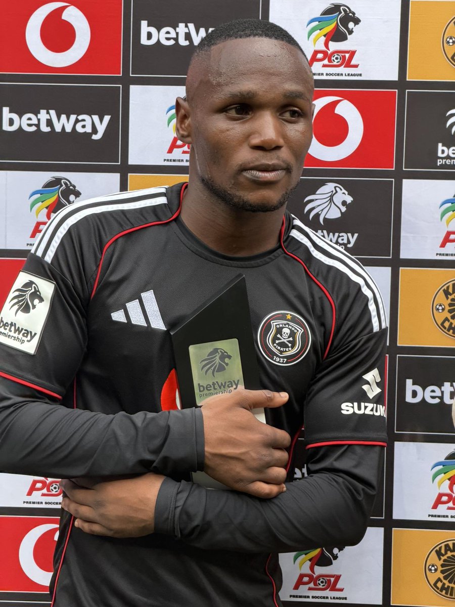 SBUSISO tweet media