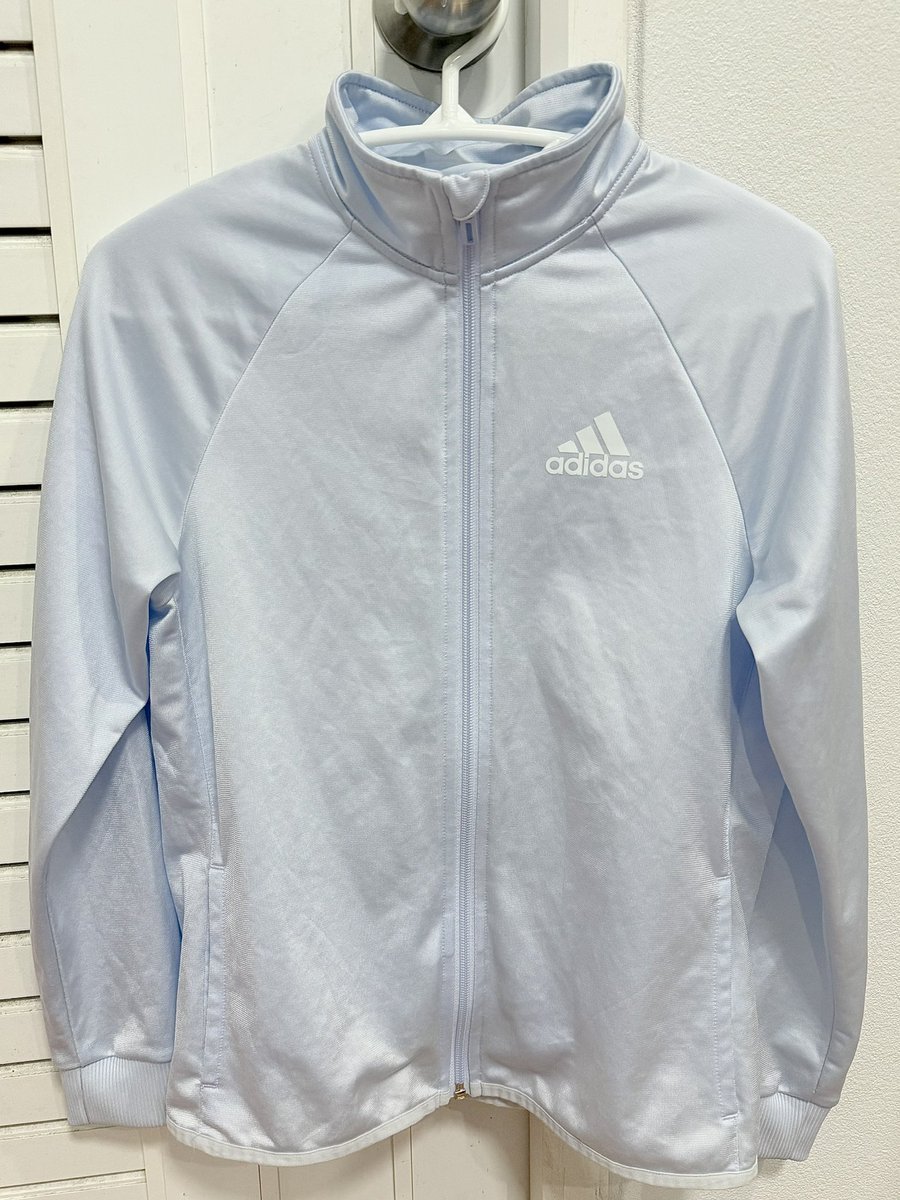 pkhsxx's tweet image. Adidas สีฟ้าเบบี้บลู ( แท้ )🪽
size : อก32-40 ยาว23
price : 280฿ free shipping 
#adidas #ส่งต่อadidas #adidasมือสอง #ส่งต่อเสื้อผ้า #ส่งต่อเสื้อผ้ามือสอง #ส่งต่อเสื้อ #โล๊ะตู้เสื้อผ้า #โล๊ะตู้ #ส่งต่อแจ็คเก็ต