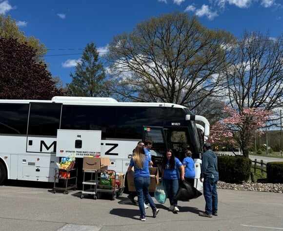 martzbus's tweet image. 🤩Way to go Jake and team!
Jake Savitski a Martz Bus Account Manager recently helped coordinate a Fill the Bus event through Leadership Northeast as part of a Community Impact Project for the SPCA of Luzerne County. Jake said "we really stuffed that bus!"  #nepa #team #MartzBus