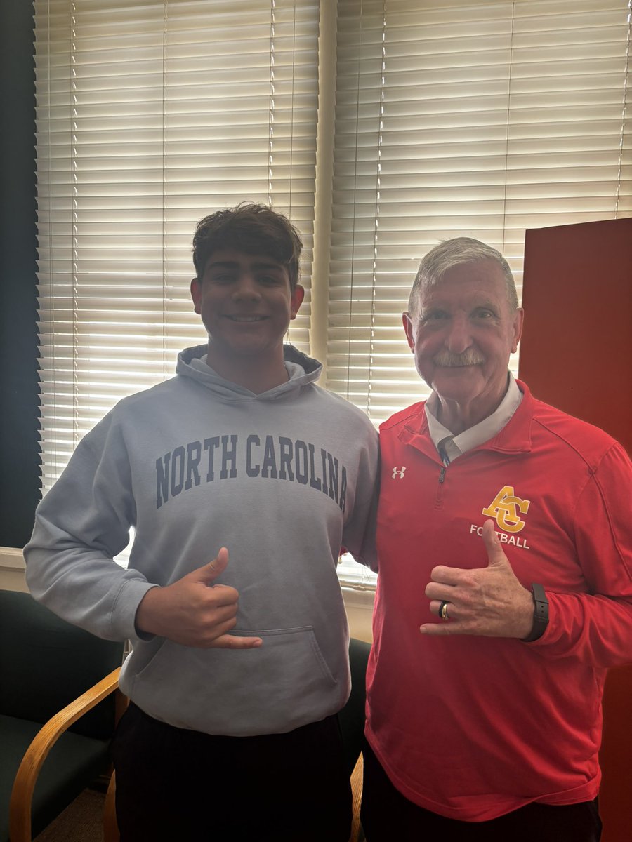 LucasBlessing33's tweet photo. Thanks to @firestormfb and @KelleyBeMoore for visiting me at Santa Barbara along with other players @SB_DonsFootball ! Grateful for this opportunity to learn more about @firestormfb ! 
#805Football #805Athletes #CentralCoast #SoCalFootball #CaliforniaFootball 
#Recruiting #RecruitMe #StudentAthlete #NCAA #CollegeFootball #NextLevel #D1Bound 
#Grind #HardWork #TrustTheProcess