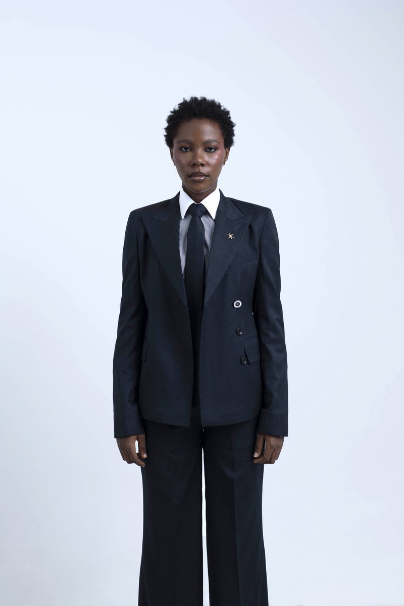 AMA_Lagos's tweet photo. The ANATOMY by AMA from the Trunk of Dreams collection.

A masterclass in structure and subtlety, where precision tailoring meets quiet sophistication. Defined by its clean grey palette and intentional form, this piece explores balance, proportion; https://t.co/JKEbdqhaZG