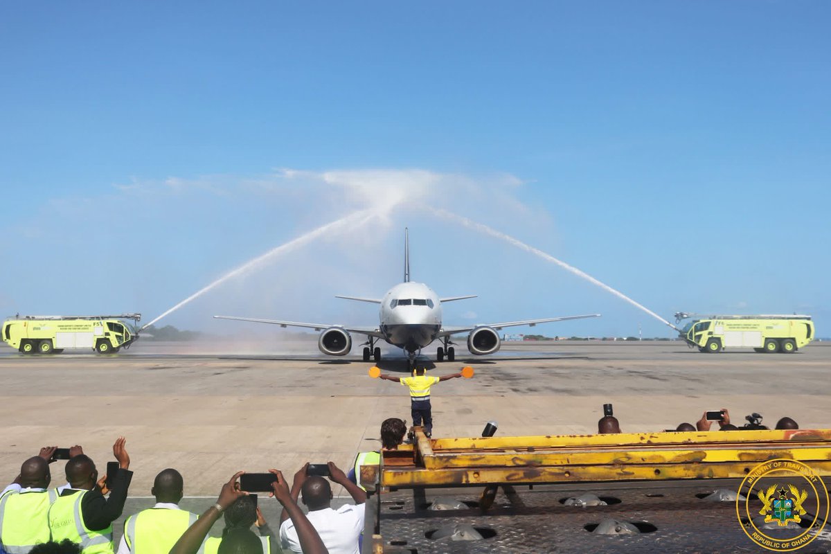 AwlimeCletus's tweet photo. Air Ghana's Boeing 737-400 freighter arrives in Ghana.
🇰🇼🇬🇭🔥 https://t.co/a5E9Yyu8Fh