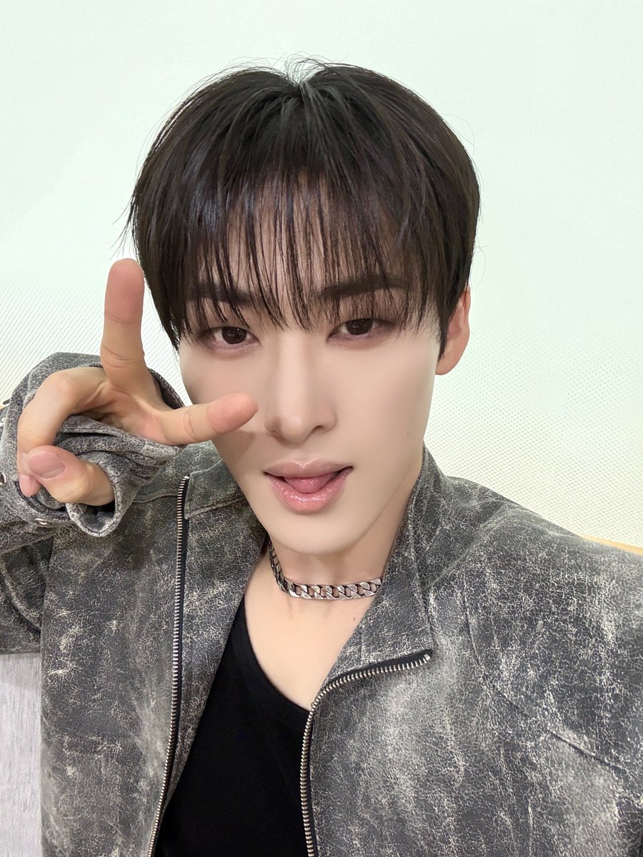 [#유민]
구석기 축제 우가우가 하고 왔습니다✌️

#ALL_H_OURS #올아워즈
#YOUMIN #유민